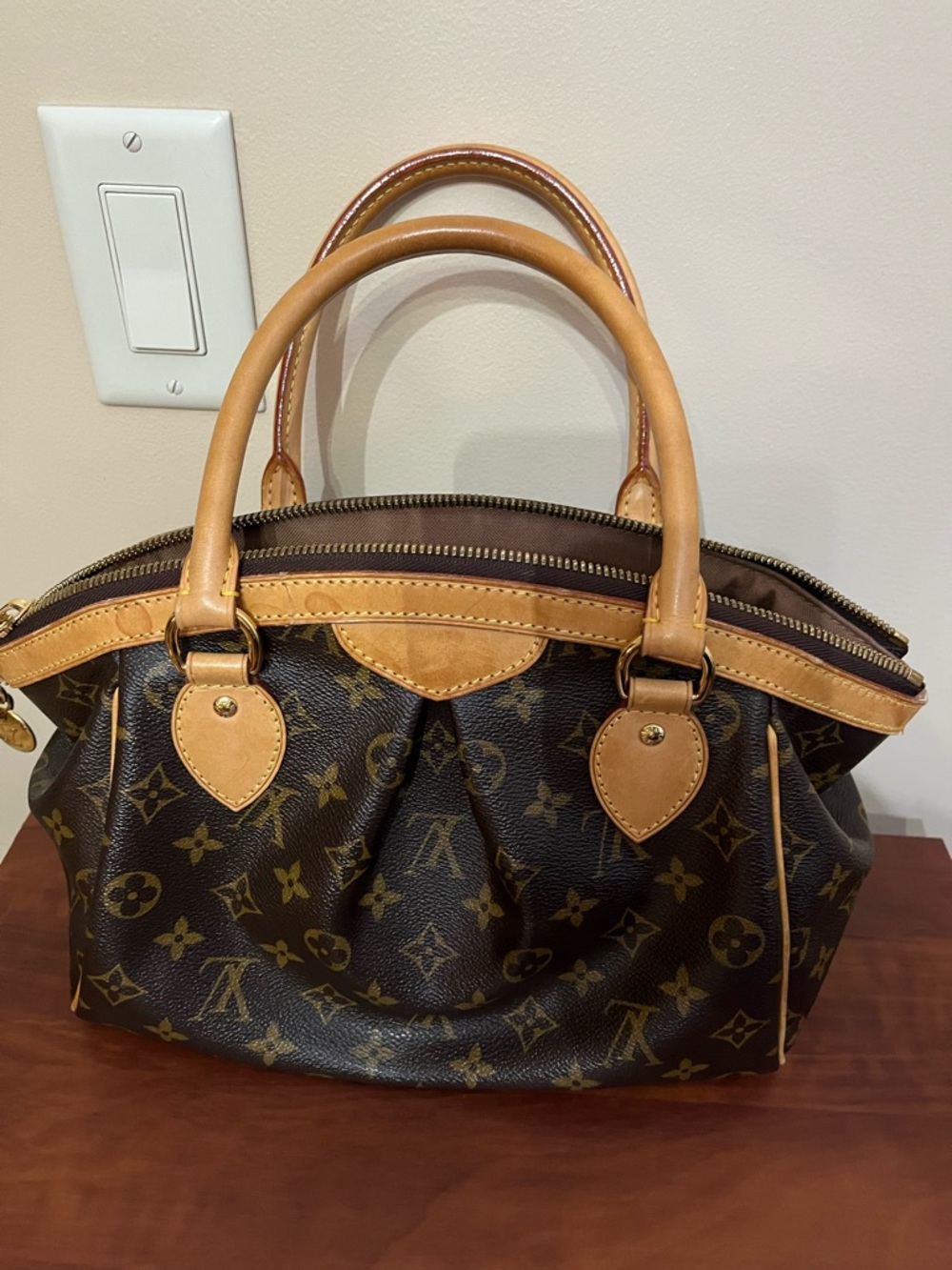 Louis Vuitton Tivoli PM - Picture 5 of 15
